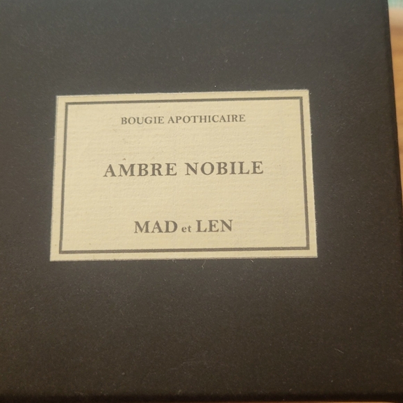 NWT MAD et LEN Candle Ambre Nobile. Luxury Candle - Picture 3 of 7